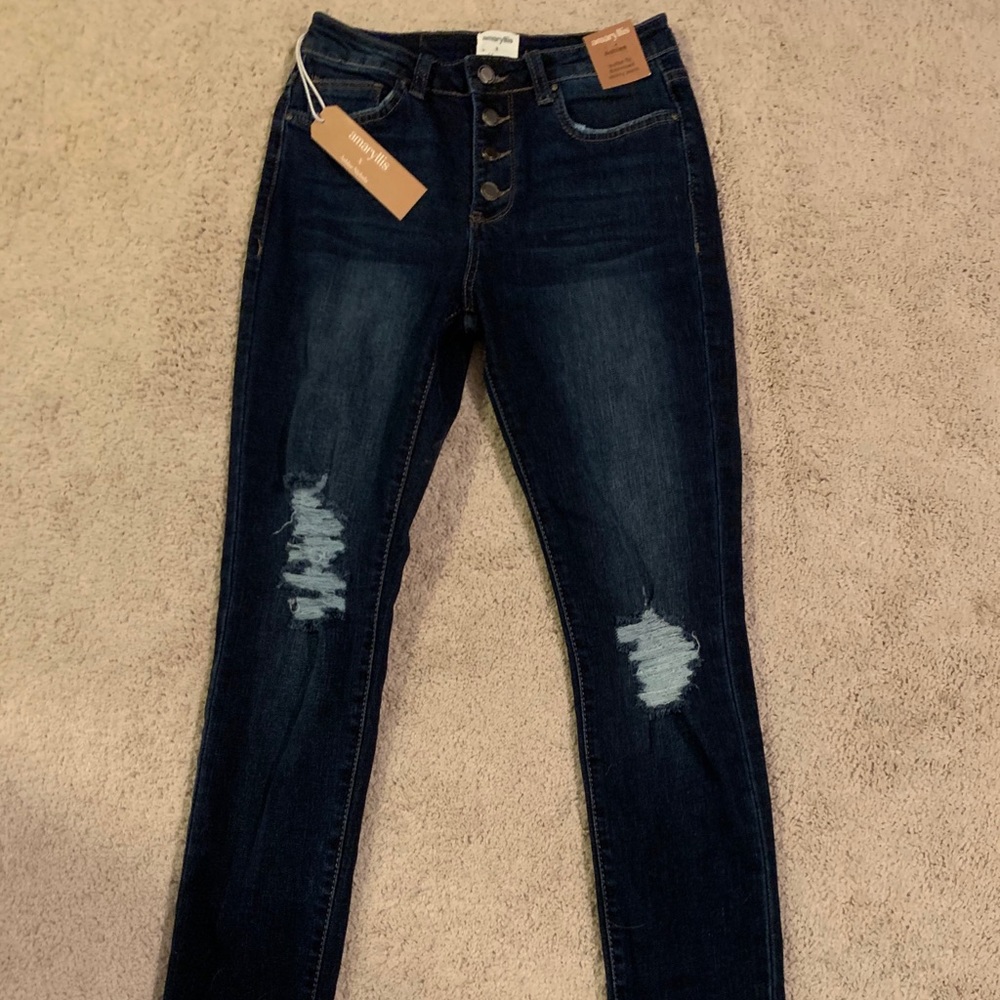 Amaryllis Apparel Ripped Jeans NWT